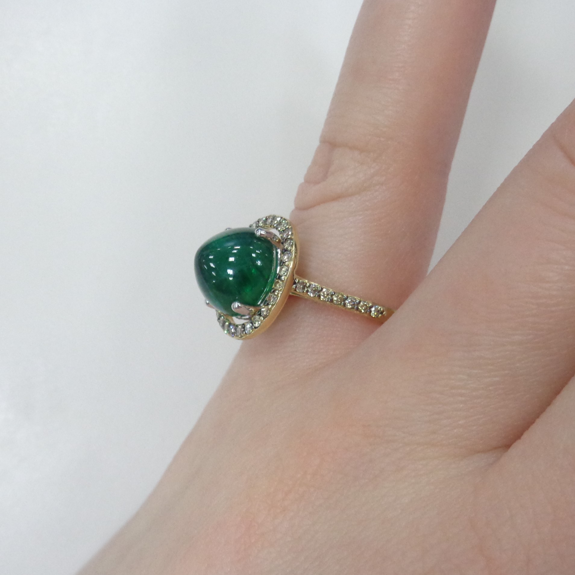 Кольцо из желтого золота с изумрудом